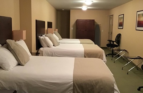Williams Lake Hotel | Comfortable Stay at Ramada by Wyndham Williams Lake