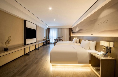 Kunming City Centre Hotel | Budget-Friendly Ramada Encore in Kunming with Dining Options