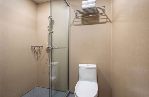 Kunming City Centre Hotel | Budget-Friendly Ramada Encore in Kunming with Dining Options