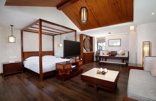 Qionghai Hotel | Discover Family-Friendly Comfort at Ramada Encore Qionghai