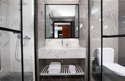 Sanya Hotel | Accessible Ramada Encore in Qionghai: Family-Friendly Stay