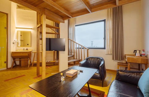 Pudong Hotel | Convenient Stay at Ramada Encore Shanghai Pudong Airport