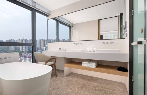 Jinan Hotel | Family-Friendly Stay at Ramada Encore by Wyndham Jinan