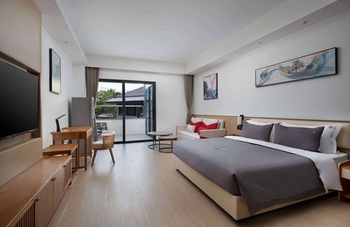 Sanya Hotel | Budget-Friendly Stay at Ramada Encore by Wyndham Jiusuo