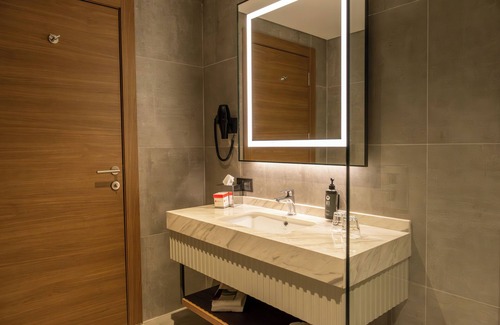 Konya City Center Hotel | Elegant Pasa Park Karatay Hotel with Spa & Family Amenities