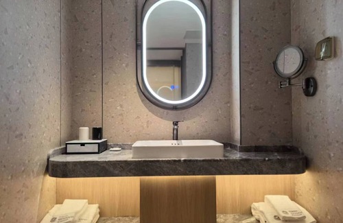 Jiang Han Hotel | Inviting Stay at Ramada Encore by Wyndham Wuhan Conference Center
