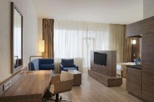 Holosiivskyj Hotel | Ramada Encore Kyiv: Ideal for Families with Pool & Spa