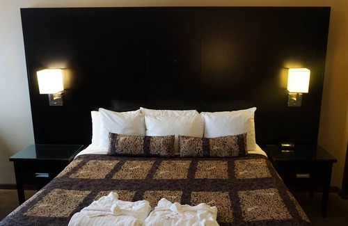 Dilworth Mountain Estates Hotel | Premier Ramada Hotel & Conference Center in Kelowna