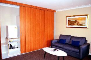 Cabramatta Hotel | Discover Ramada Hotel & Suites: Pool, Restaurant & More