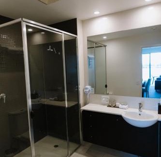 Ballina Hotel | Explore Ramada Hotel & Suites: Family-Friendly Getaway