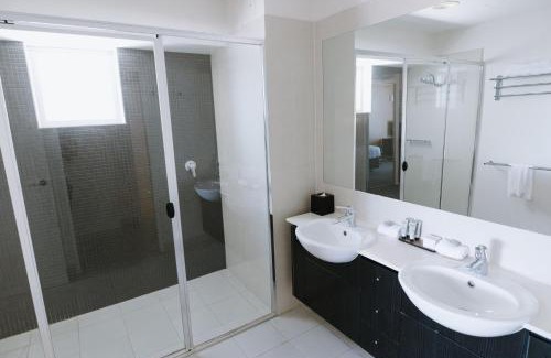 Ballina Hotel | Explore Ramada Hotel & Suites: Family-Friendly Getaway