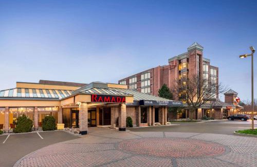 Niagara Falls Hotel | Comfortable Stay at Ramada Plaza by Wyndham Niagara Falls
