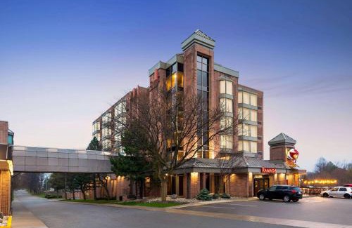 Niagara Falls Hotel | Comfortable Stay at Ramada Plaza by Wyndham Niagara Falls