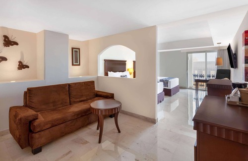 De Las Americas Hotel | Unforgettable Stays at Ramada Plaza by Wyndham Veracruz