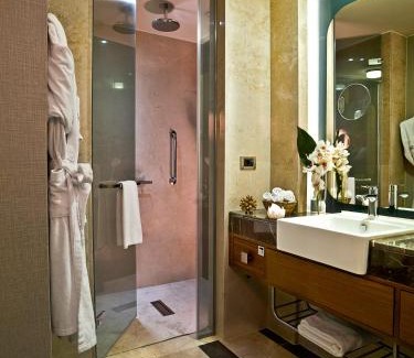Esenler Hotel | Discover Ramada Plaza Istanbul Tekstilkent with Ocean Views
