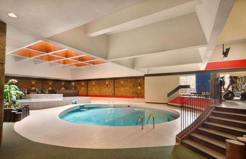 Regina Hotel | Pet-Friendly Retreat at Ramada Plaza Regina Downtown