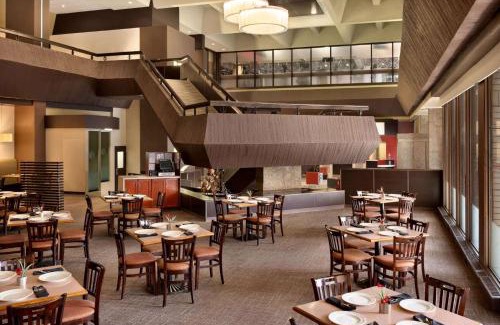 Regina Hotel | Pet-Friendly Retreat at Ramada Plaza Regina Downtown