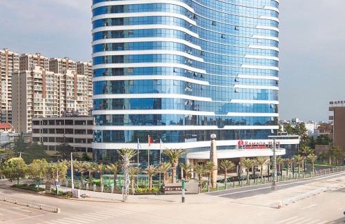 Chengjiang County Hotel | Experience Elegance at Ramada Plaza Fuxian Lake