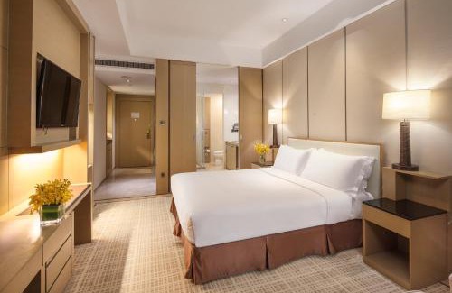 Kunshan Hotel | Discover Ramada Plaza Qiandeng Kunshan with Pool & Hot Tub