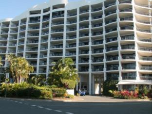 Golden Beach Resort | Relax at Ramada Resort by Wyndham Golden Beach - Oceanfront Bliss