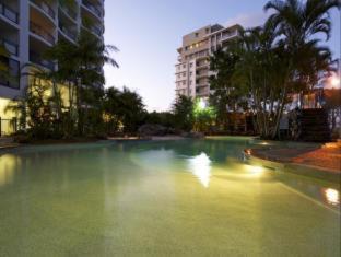 Golden Beach Resort | Relax at Ramada Resort by Wyndham Golden Beach - Oceanfront Bliss