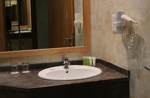 Sweimeh Hotel | Relaxing Ramada Resort by Wyndham Dead Sea with Ocean Views