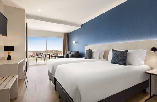 Puerto de Mazarron Hotel | Discover Ramada Resort by Wyndham in Puerto de Mazarron