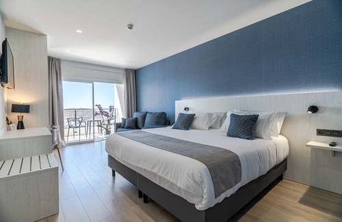 Puerto de Mazarron Hotel | Discover Ramada Resort by Wyndham in Puerto de Mazarron