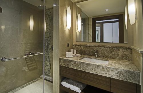 Kusadasi City Centre Resort | Experience Ramada Resort Kusadasi & Golf with Ocean Views