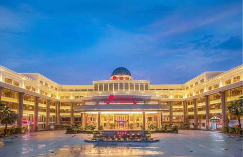 Shajing Hotel | Comfortable Stay at Ramada Shenzhen Baoan with Pool & Dining