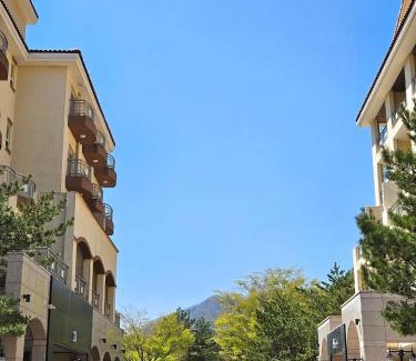 Taebaek Hotel | Discover Comfort at Ramada Taebaek Hotel with Hot Tub