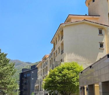Taebaek Hotel | Discover Comfort at Ramada Taebaek Hotel with Hot Tub