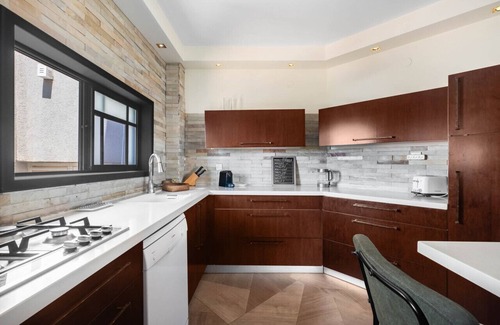 Ramat Hasharon Apartment | Ramat Hasharon Duplex Rooftop Oasis with Shelter