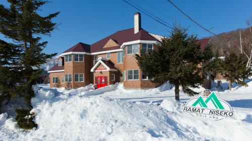Hirafu Cabin | Ramat Niseko: Guest Rated 9/10 with Family-Friendly Amenities
