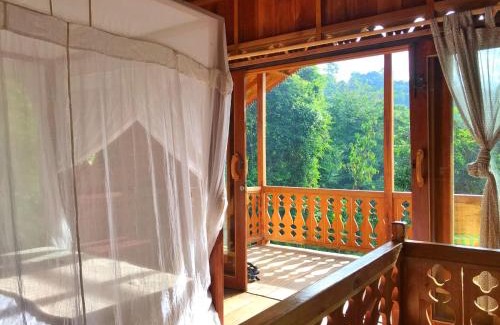 Bukit Lawang Hotel | Guest Rated Rambai Tree Jungle Lodges with Hot Tub & Breakfast
