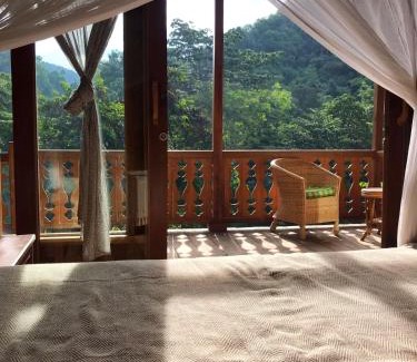 Bukit Lawang Hotel | Guest Rated Rambai Tree Jungle Lodges with Hot Tub & Breakfast