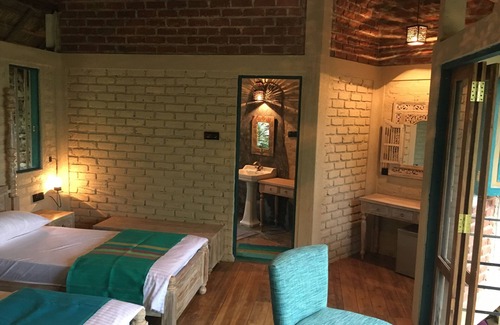 Eheliyagoda House | Rambas Reserve: Family-Friendly Retreat with Pool Access
