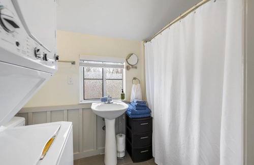 Fayetteville House | Discover Ramble On: Family-Friendly Retreat with 9.3 Rating