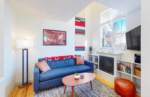 Fayetteville House | Discover Ramble On: Family-Friendly Retreat with 9.3 Rating