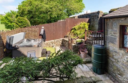 Langcliffe House | Pet-Friendly Ramblers Retreat: Guest Rated 9.8/10