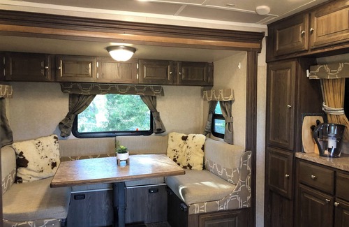 Dripping Springs House | Ramblin' Rose: a sweet Glamper for 2 under the stars in Dripping Springs