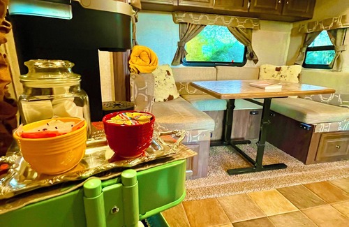 Dripping Springs House | Ramblin' Rose: a sweet Glamper for 2 under the stars in Dripping Springs