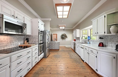 Wellborn House | Gather at Rambling Ranch: Family-Friendly Retreat Awaits!