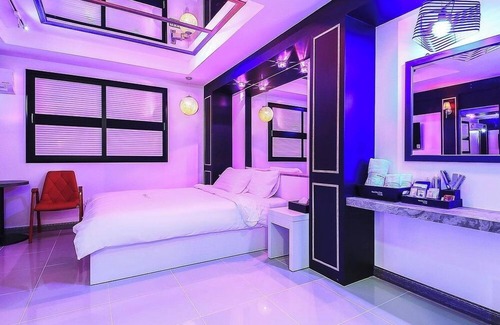 Taean Hotel | Cozy Stay at Rambo Drive In with Breakfast Included