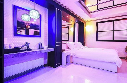 Taean Hotel | Cozy Stay at Rambo Drive In with Breakfast Included