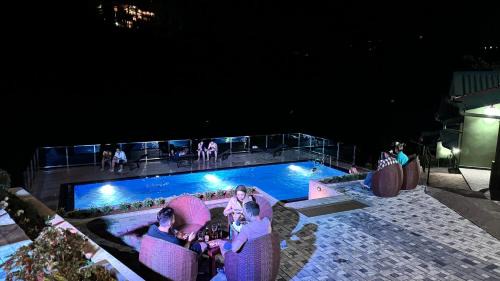 Ramboda Hotel | Explore Ramboda Falls PLC: Family-Friendly Stay with Pool