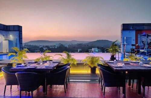 Shivajinagar Hotel | Elegant Ramee Grand Hotel and Spa in Pune with Pool & Spa
