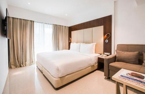 Khar Apartment | Discover Ramee Techome: Family-Friendly Retreat with Pool