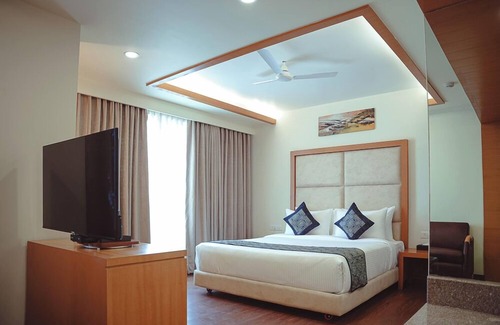Bhuj Hotel | Explore Ramee The Srinivas Palace: Family-Friendly Retreat
