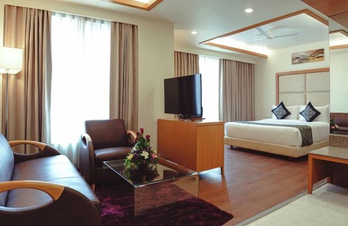 Bhuj Hotel | Explore Ramee The Srinivas Palace: Family-Friendly Retreat